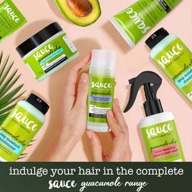 Application du masque capillaire Guacamole SAUCE BEAUTY