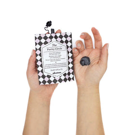 Application du masque revitalisant Davines sur des cheveux