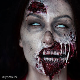 Application du Mehron Liquid Latex pour faux effets
