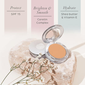 Application du PÜR MINERALS Fond de Teint Poudré 4-en-1