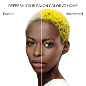 Application du shampooing colorant sur des cheveux