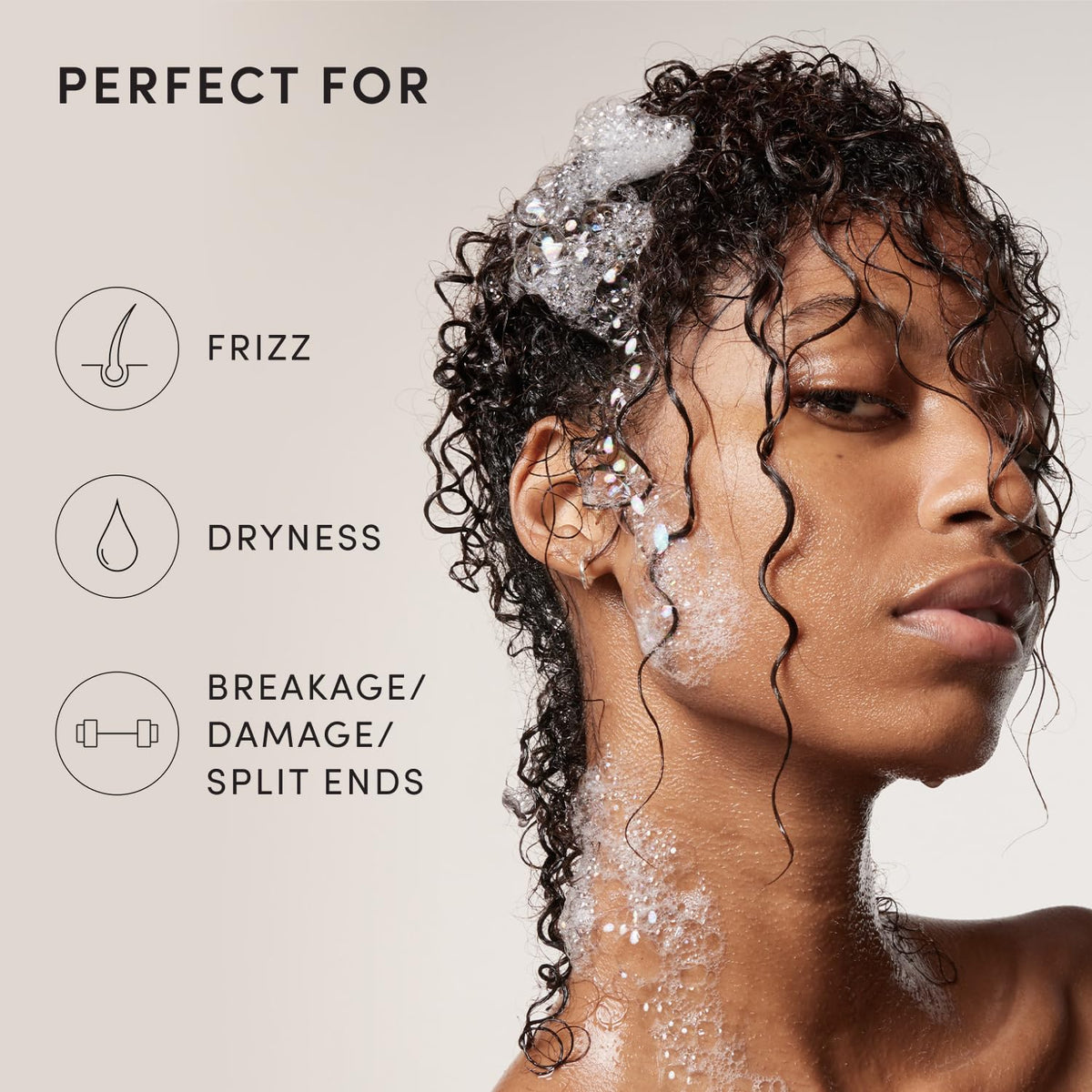 Application du Shampooing Hydratant OUAI sur cheveux
