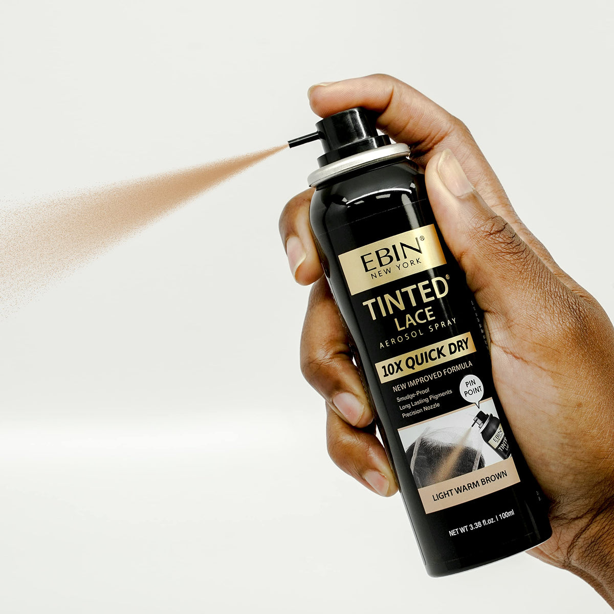 Application du Spray Lace Teinté EBIN NEW YORK sur une perruque