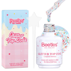 Application du Top Coat Paillettes beetles sur des ongles naturels