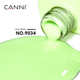 Application du vernis à ongles CANNI sur les ongles