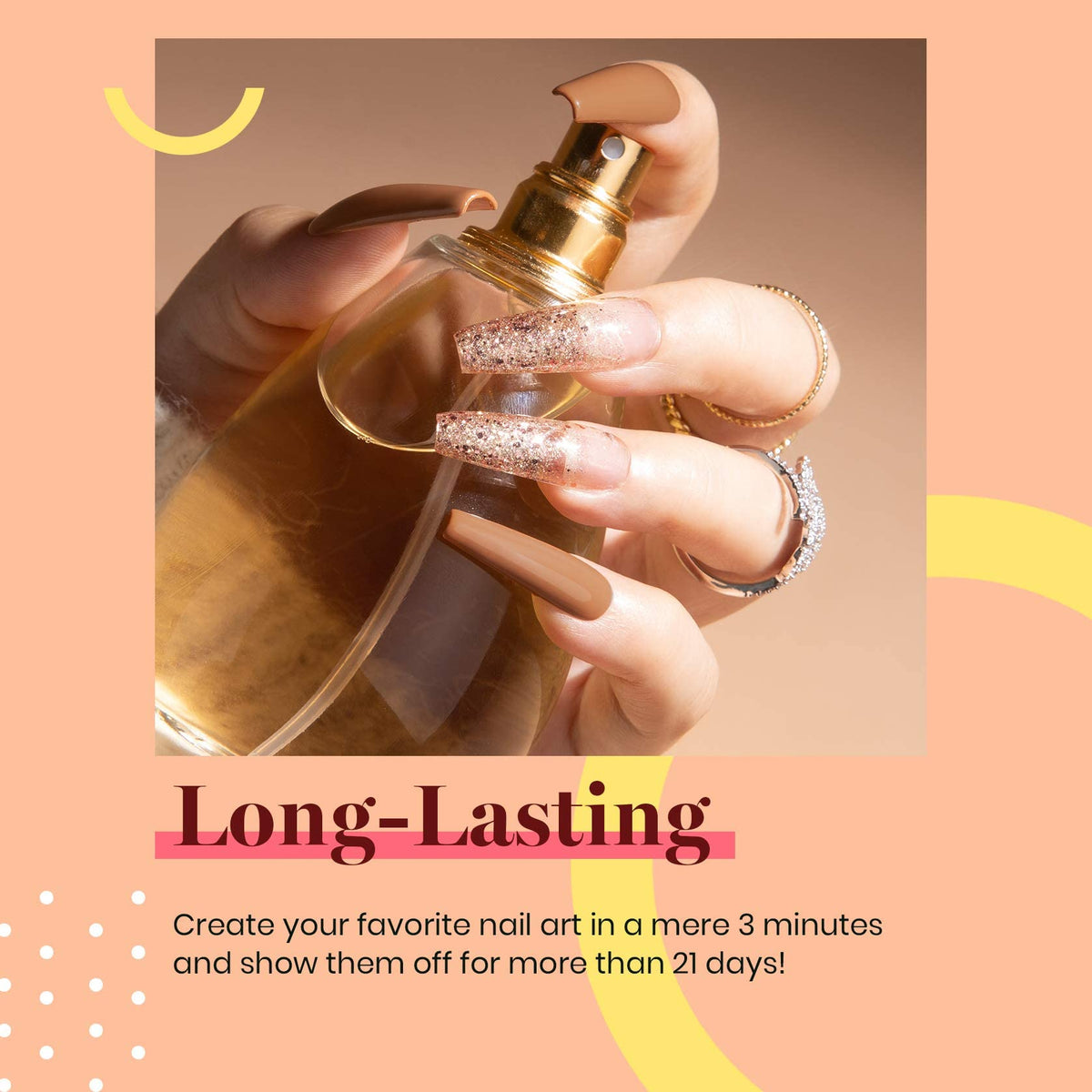 Application du vernis à ongles en gel Latte Haze sur un ongle