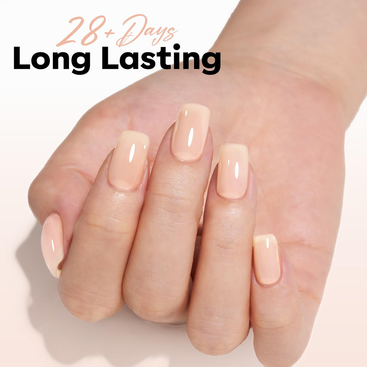 Application du vernis à ongles en gel nude modelones