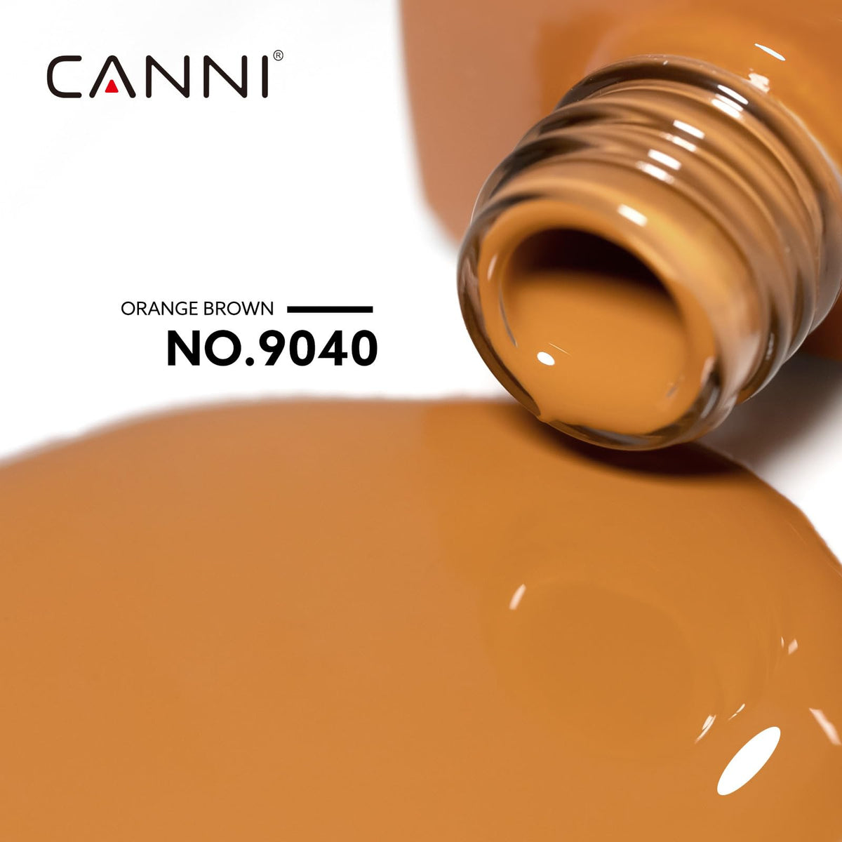 Application du vernis à ongles gel marron CANNI sur les ongles