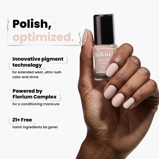 Application du vernis à ongles LONDONTOWN sur des ongles