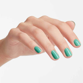 Application du vernis à ongles OPI My Dogsled est un Hybrid