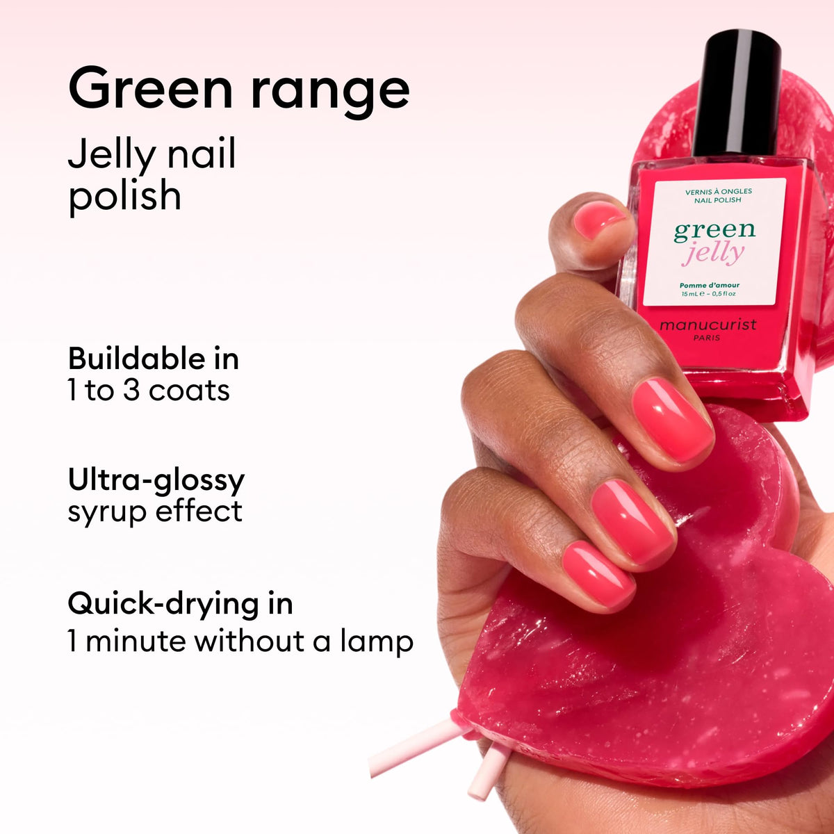 Application du vernis à ongles Pomme d'Amour sur des ongles naturels