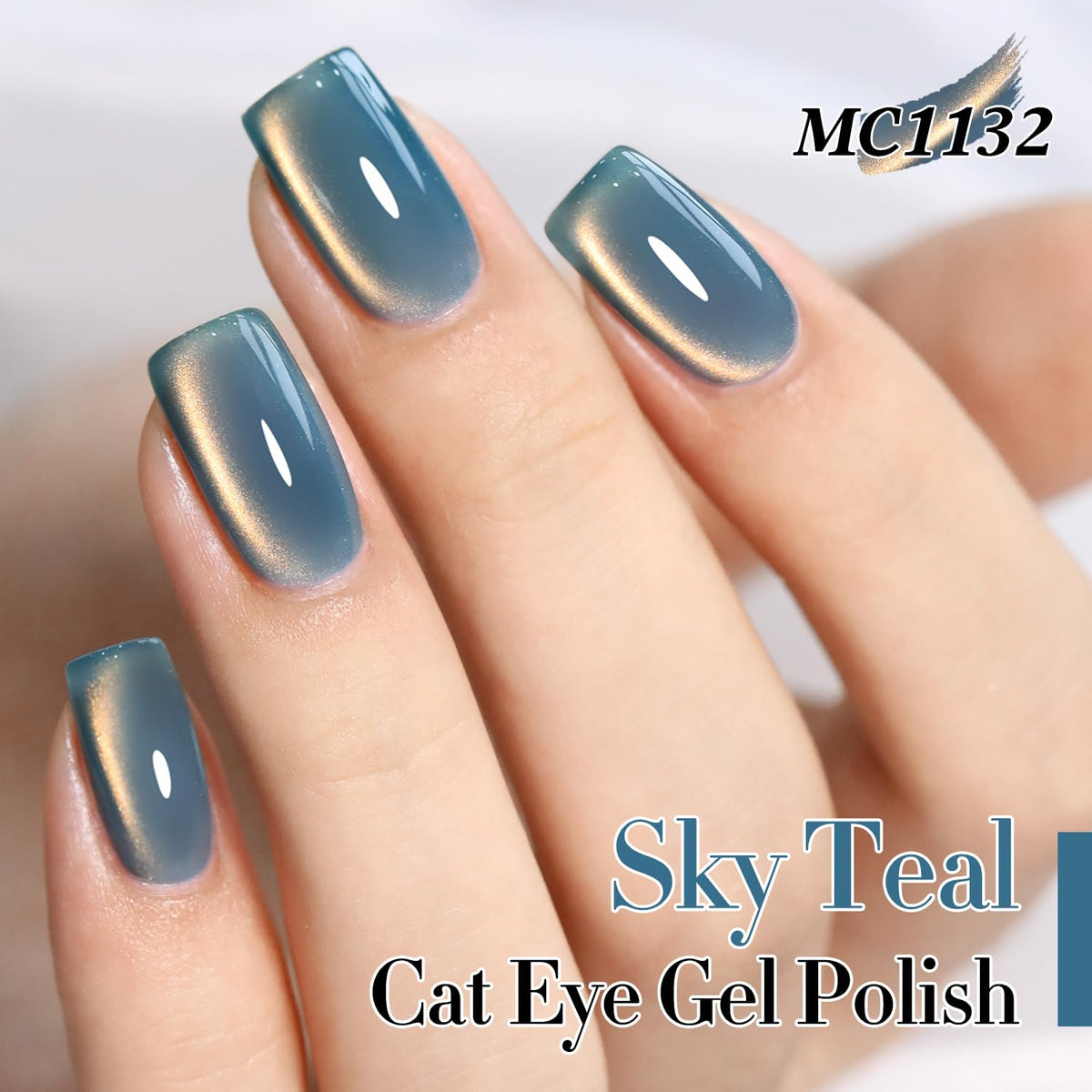 Application du vernis gel Cat Eye Double Rhythm sur des ongles