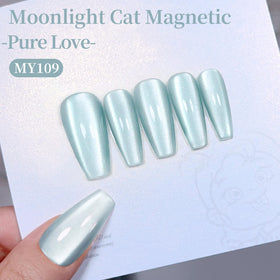 Application du vernis gel Cat Eye Magnétique sur des ongles