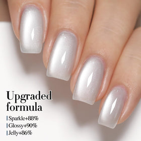 Application du vernis gel Cat Eye sur des ongles