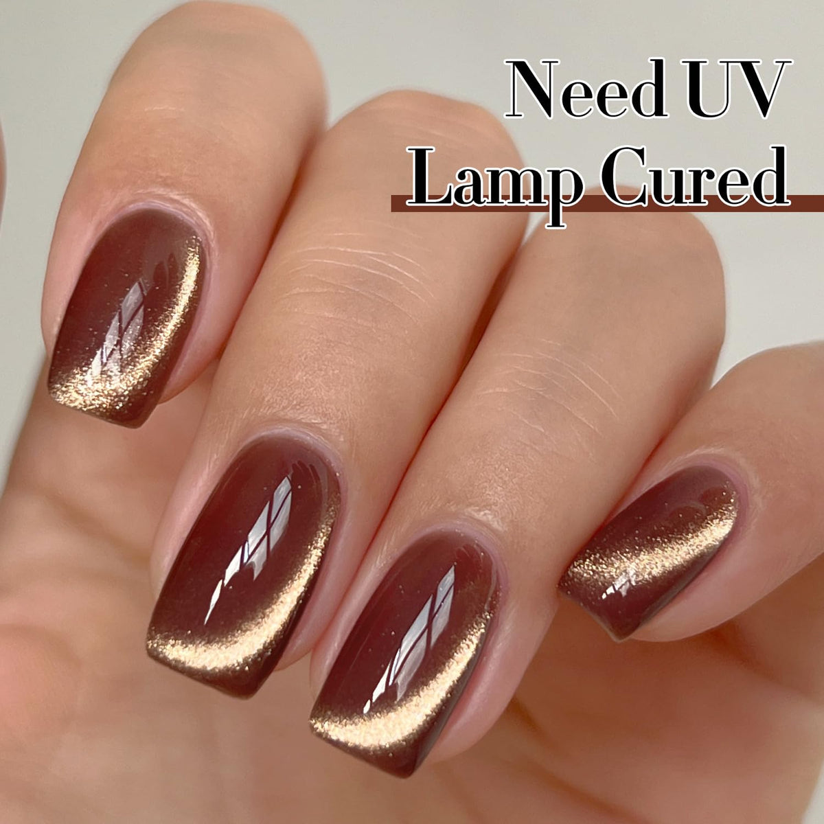 Application du vernis gel Cat Eye sur des ongles