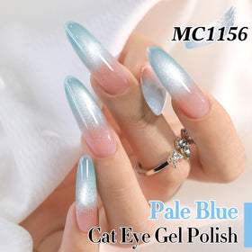 Application du vernis gel Cat Eye sur des ongles