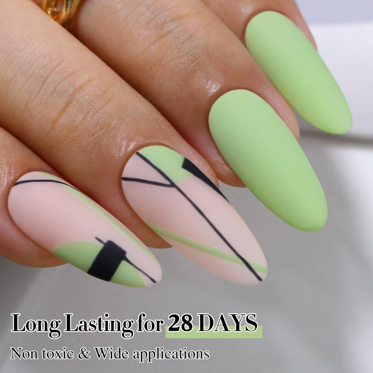Application du vernis gel Double Rhythm sous lampe UV