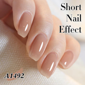 Application du vernis gel Double Rhythm sur des ongles