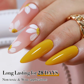 Application du vernis gel jaune Double Rhythm sur ongles