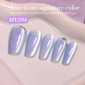 Application du vernis gel magnétique sur des ongles