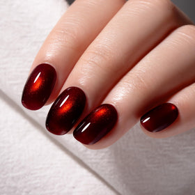 Application du vernis gel MAYCHAO sur des ongles