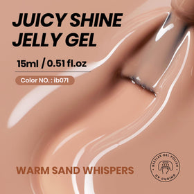 Application du vernis gel nude brun sur les ongles