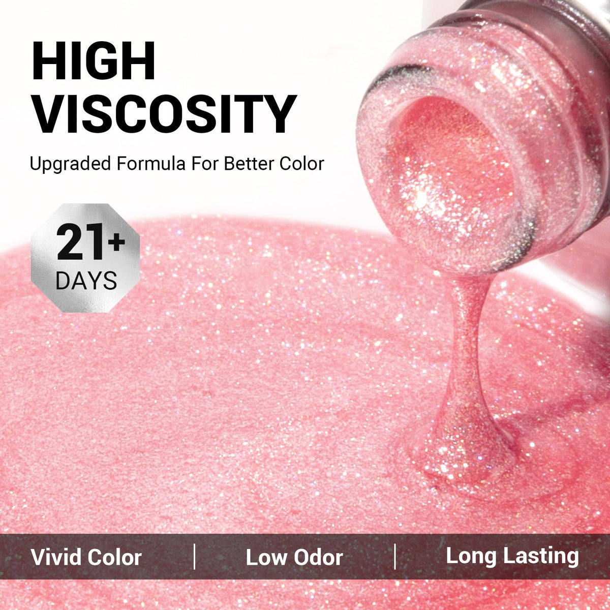 Application du vernis gel pailleté rose sur des ongles
