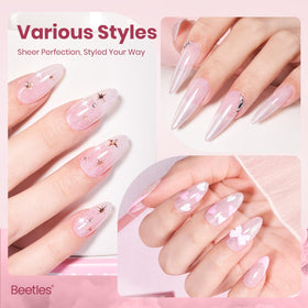 Application du vernis gel pailleté rose sur des ongles