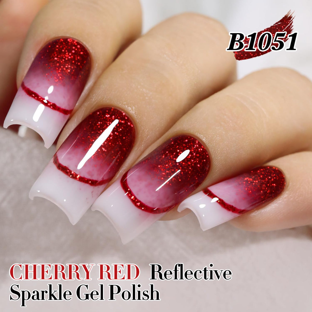 Application du vernis gel pailleté sur des ongles