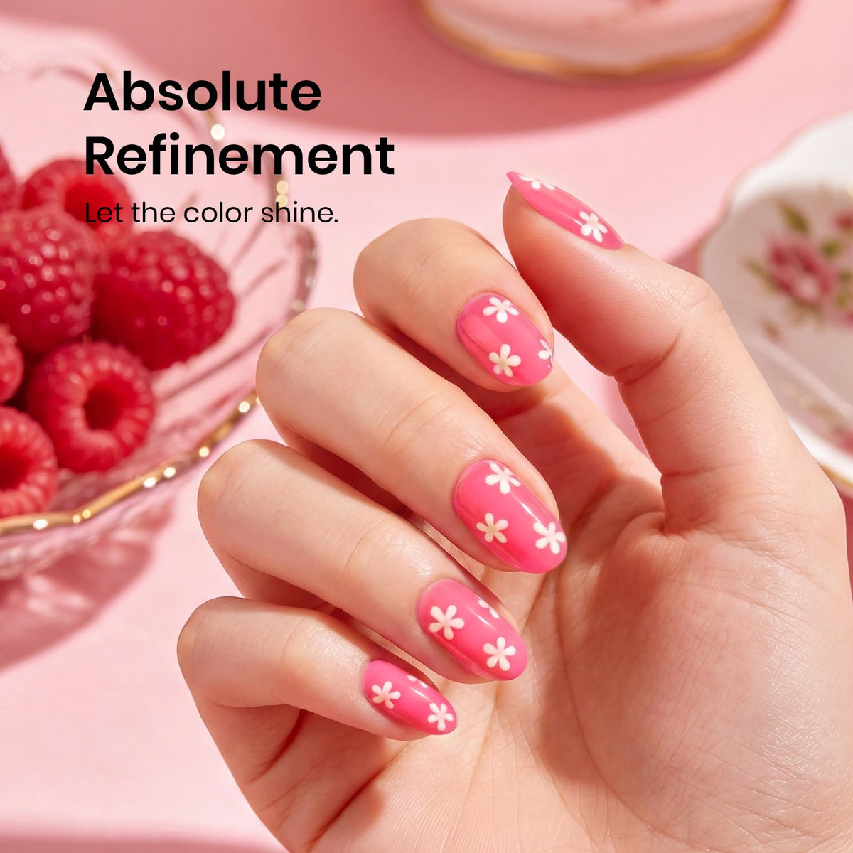 Application du vernis gel Raspberry Mousse sur des ongles