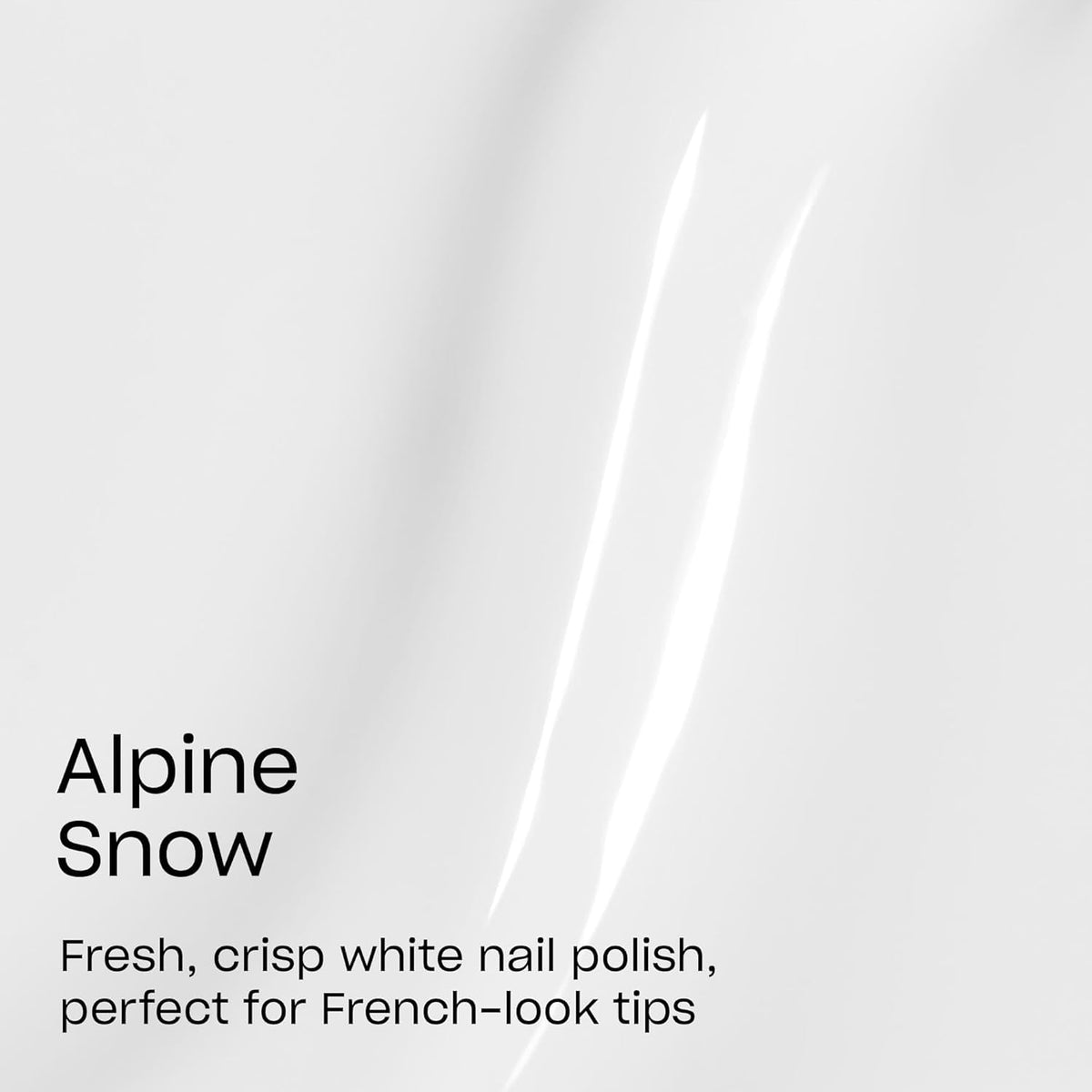 Application du vernis OPI Alpine Snow sur des ongles bien soignés