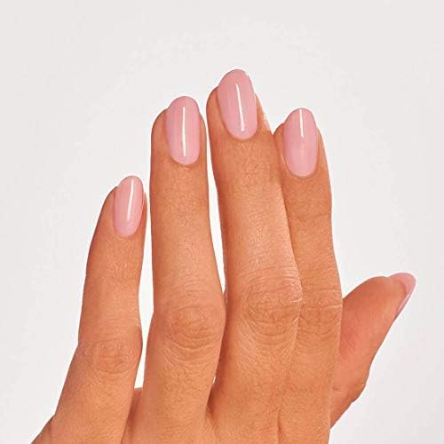 Application du vernis OPI Glas-glow sur les ongles
