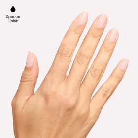 Application du vernis OPI Mod About You sur des ongles