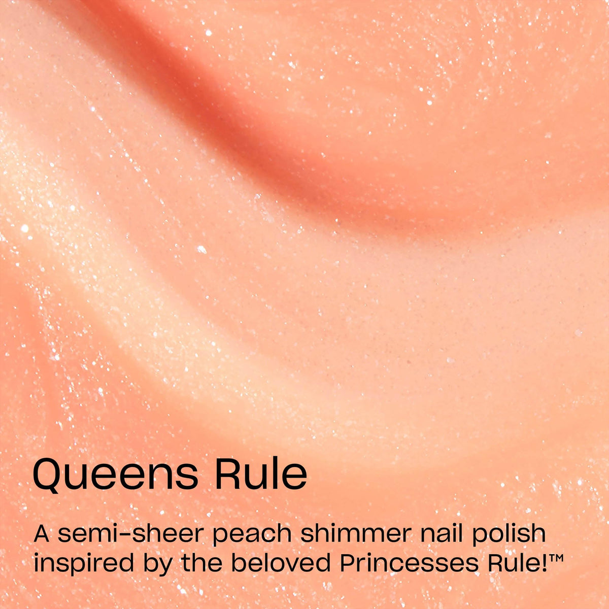 Application du vernis OPI Queens Rule sur des ongles
