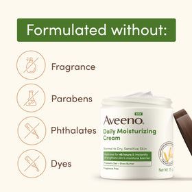 Aveeno Crème Hydratante Quotidienne 630g sur une étagère de salle de bain