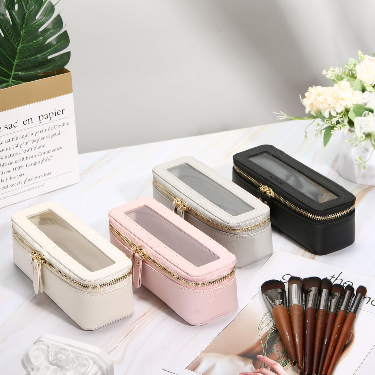 Aveniee trousse à maquillage dans son emballage attrayant
