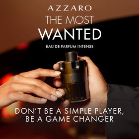 Azzaro The Most Wanted vaporisé sur peau