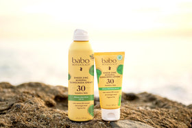 Babo Botanicals Spray Solaire Zinc Transparent SPF30 en utilisation familiale