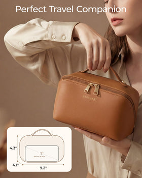 BAGSMART trousse de maquillage en cuir vegan sur un fond neutre