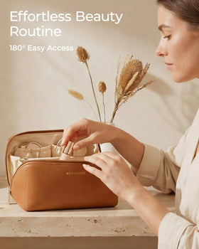 BAGSMART trousse de maquillage sur une table avec accessoires de beauté