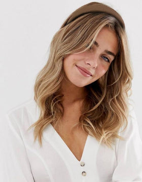 Bandeau Huachi avec cheveux bouclés, style décontracté
