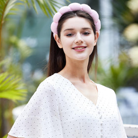 Bandeau Ztomine utilisé par une maquilleuse en salon