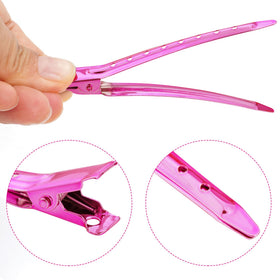 Bantoye Clips à Bec de Canard sur une coiffeuse