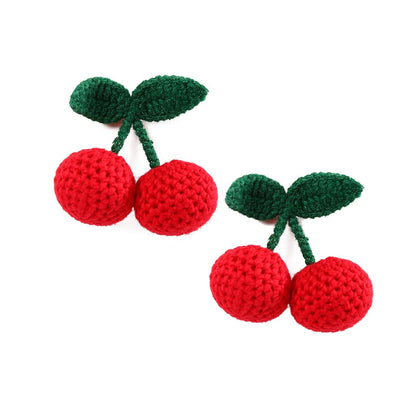 Barrette cerise en crochet USBCele vue avant avec détails colorés