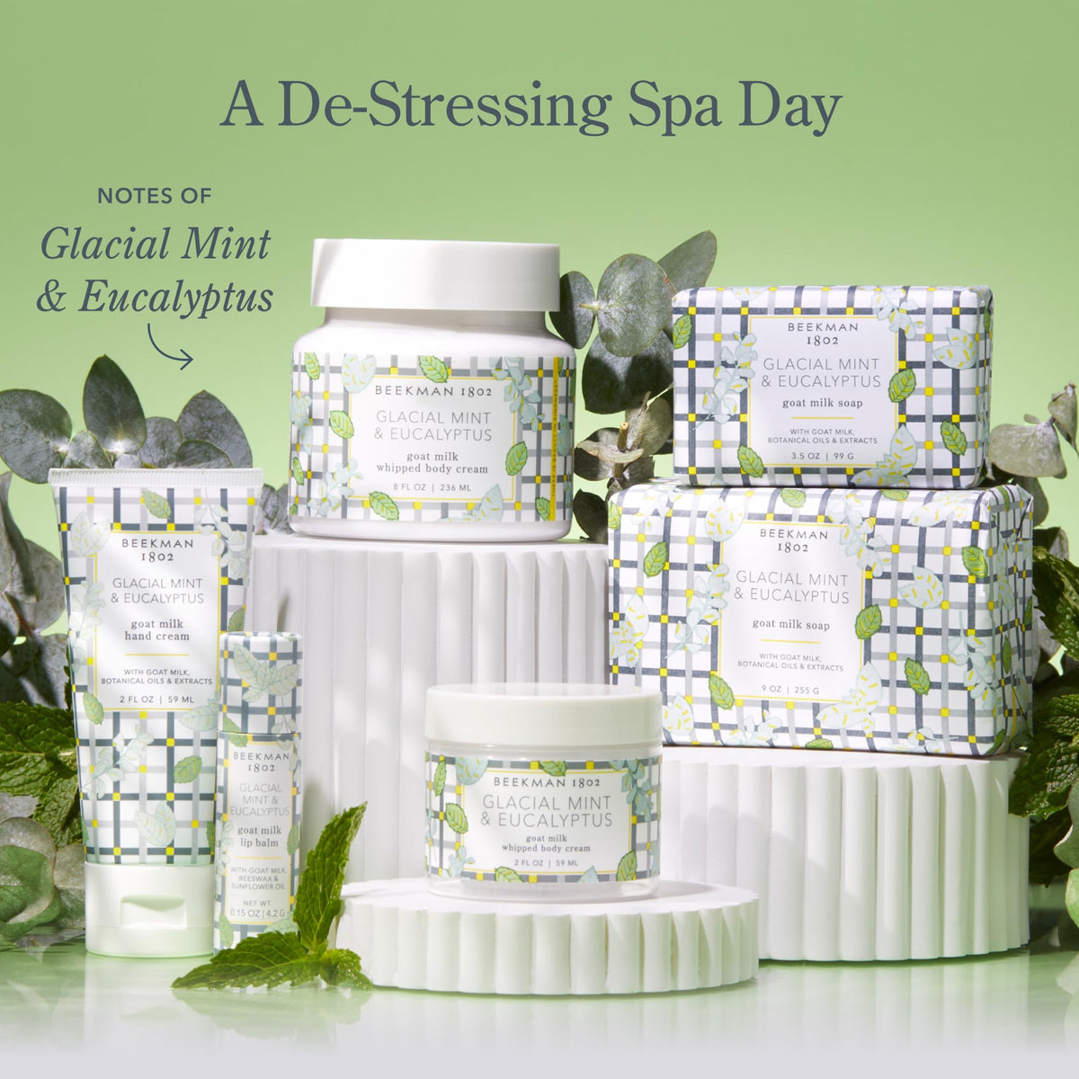 Beekman 1802 Lingettes Visage au Lait de Chèvre Menthe Glaciaire sur un fond de salle de bain