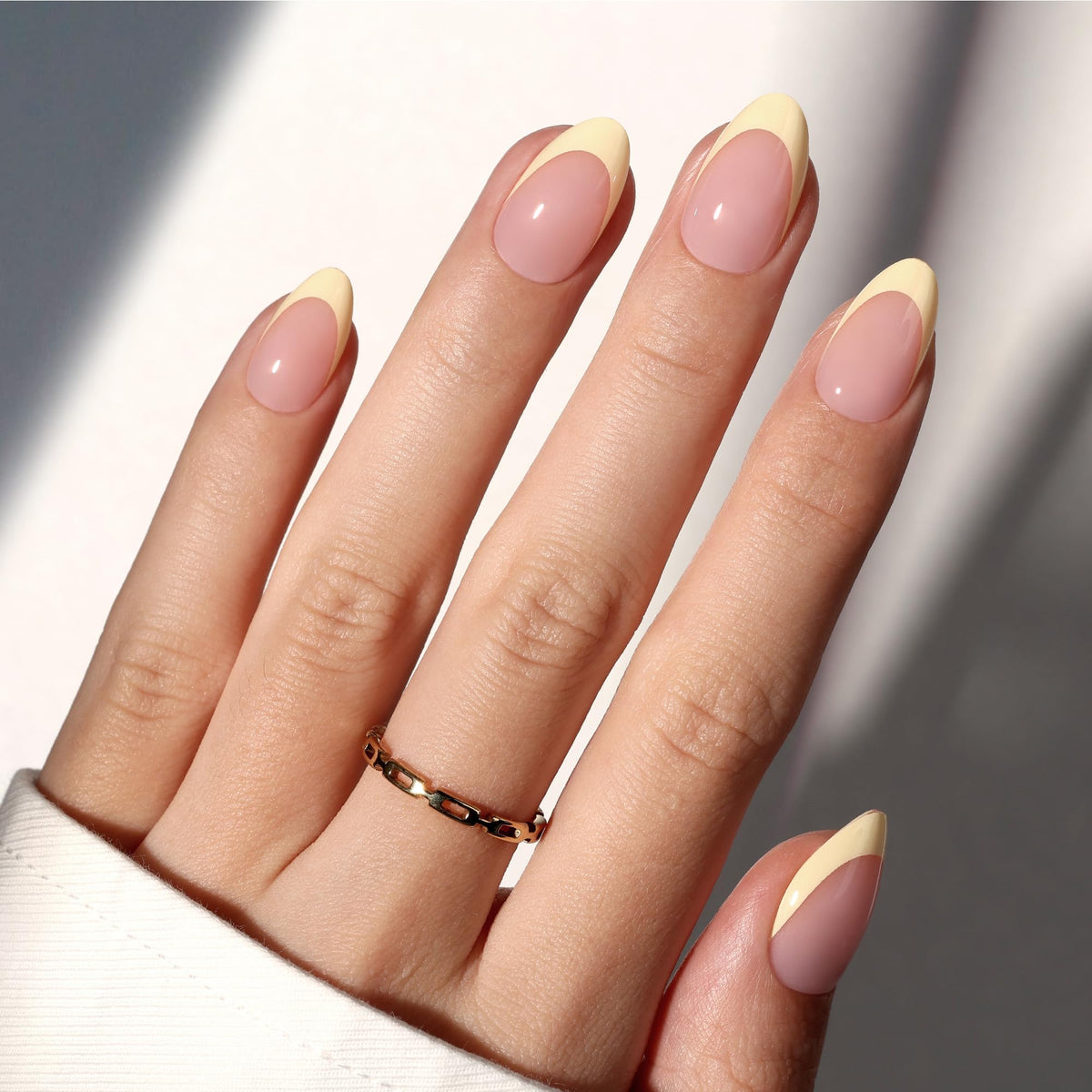 Beetles Ongles Pressés Jaunes 160 pièces avec étiquettes de taille