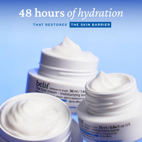 belif Moisturizing Bomb texture crémeuse sur main