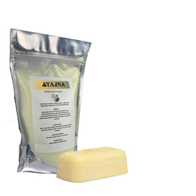 Beurre de Karité Yajna 450g sur une table