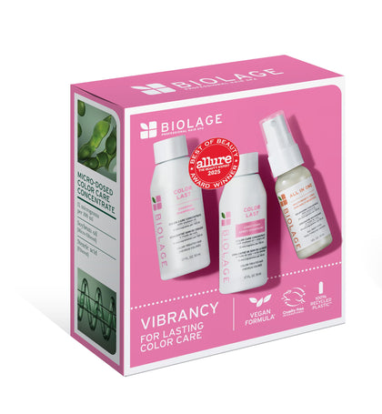Biolage Color Last Kit Voyage contenant shampooing, après-shampooing, spray sans rinçage