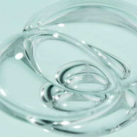 BIOSSANCE huile de squalane sur peau hydratée